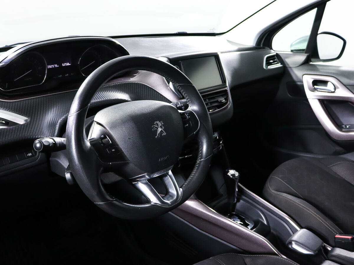 Купить Peugeot 2008 с пробегом. Фото: #11
