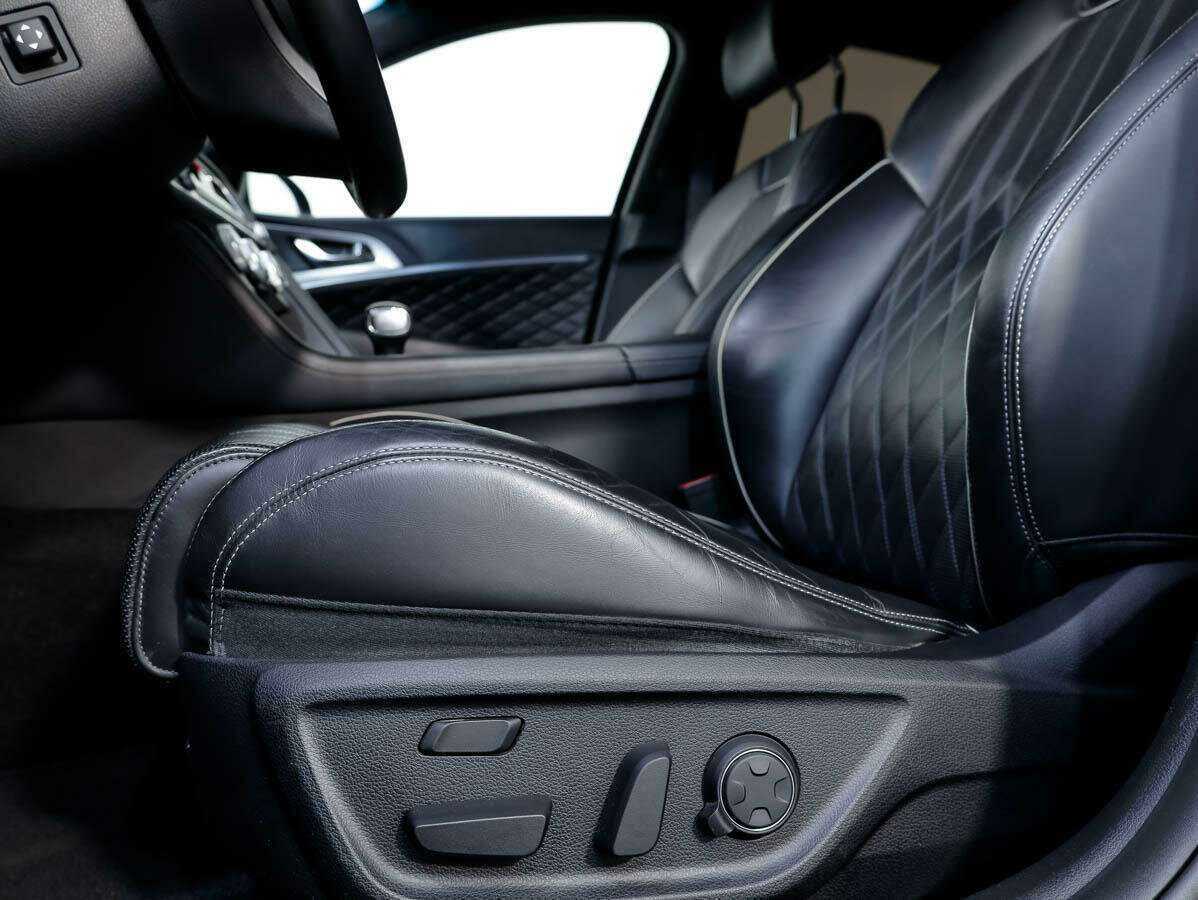 Купить Genesis G70 с пробегом. Фото: #11