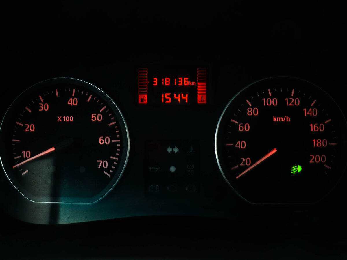 Купить Renault Sandero с пробегом. Фото: #8
