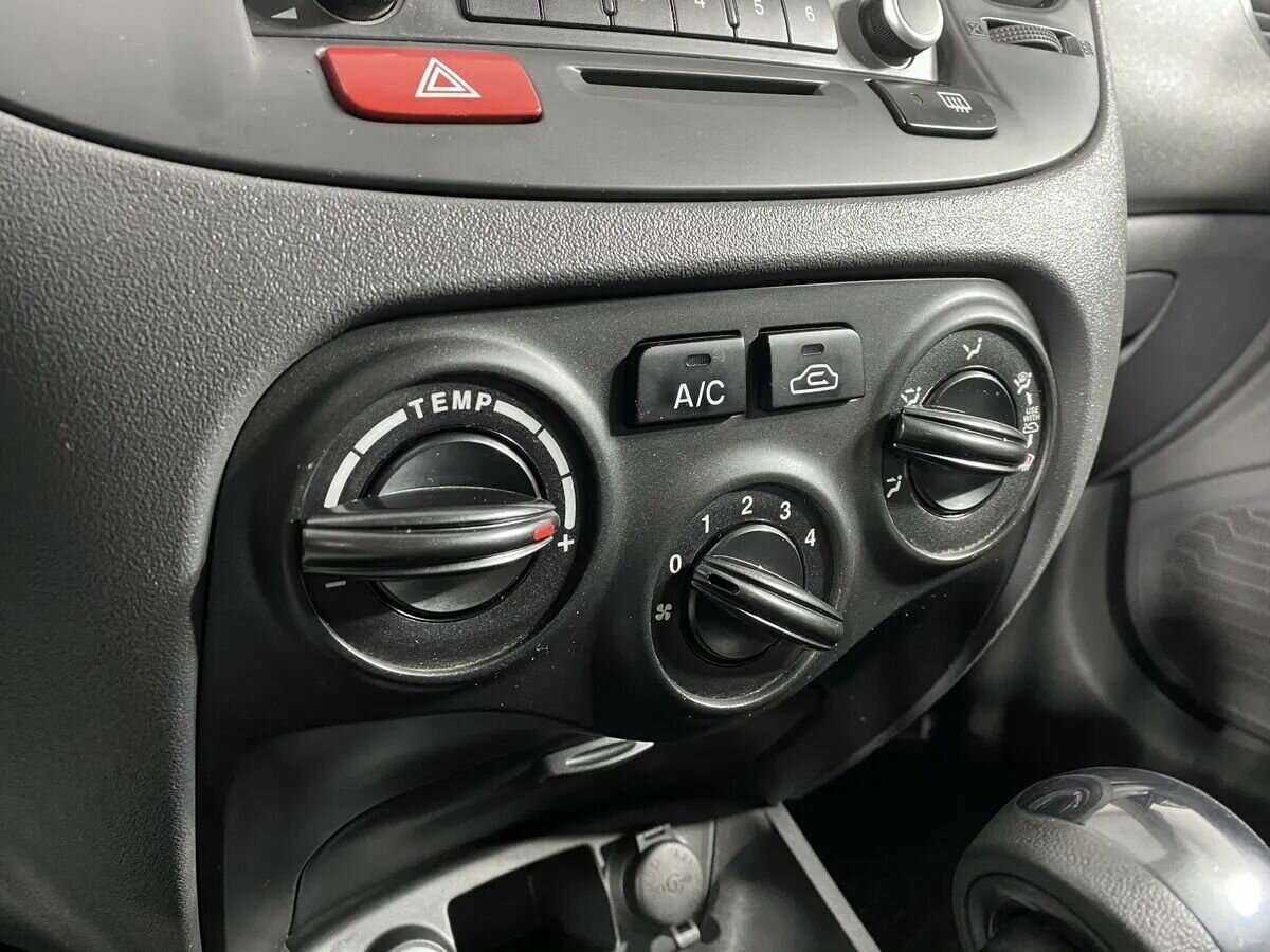 Купить Kia Rio с пробегом. Фото: #11