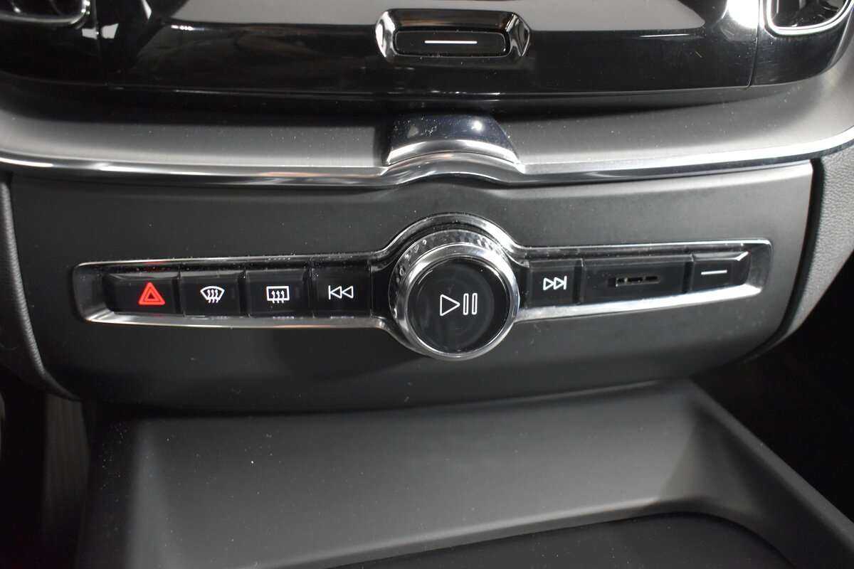 Купить Volvo XC60 с пробегом. Фото: #17
