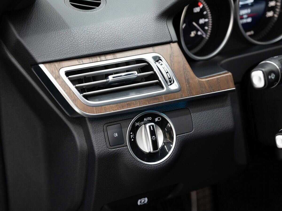 Купить Mercedes-Benz E-Класс с пробегом. Фото: #18