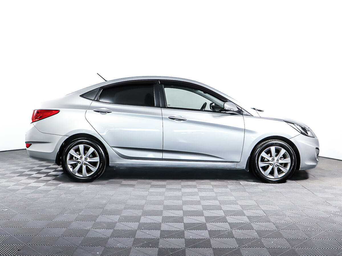 Купить Hyundai Solaris с пробегом. Фото: #3