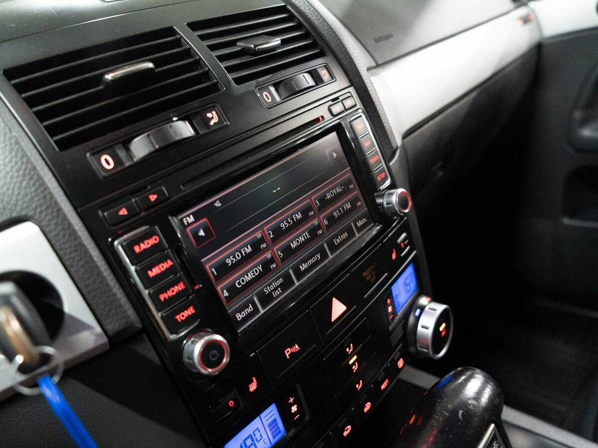 Купить Volkswagen Touareg с пробегом. Фото: #10