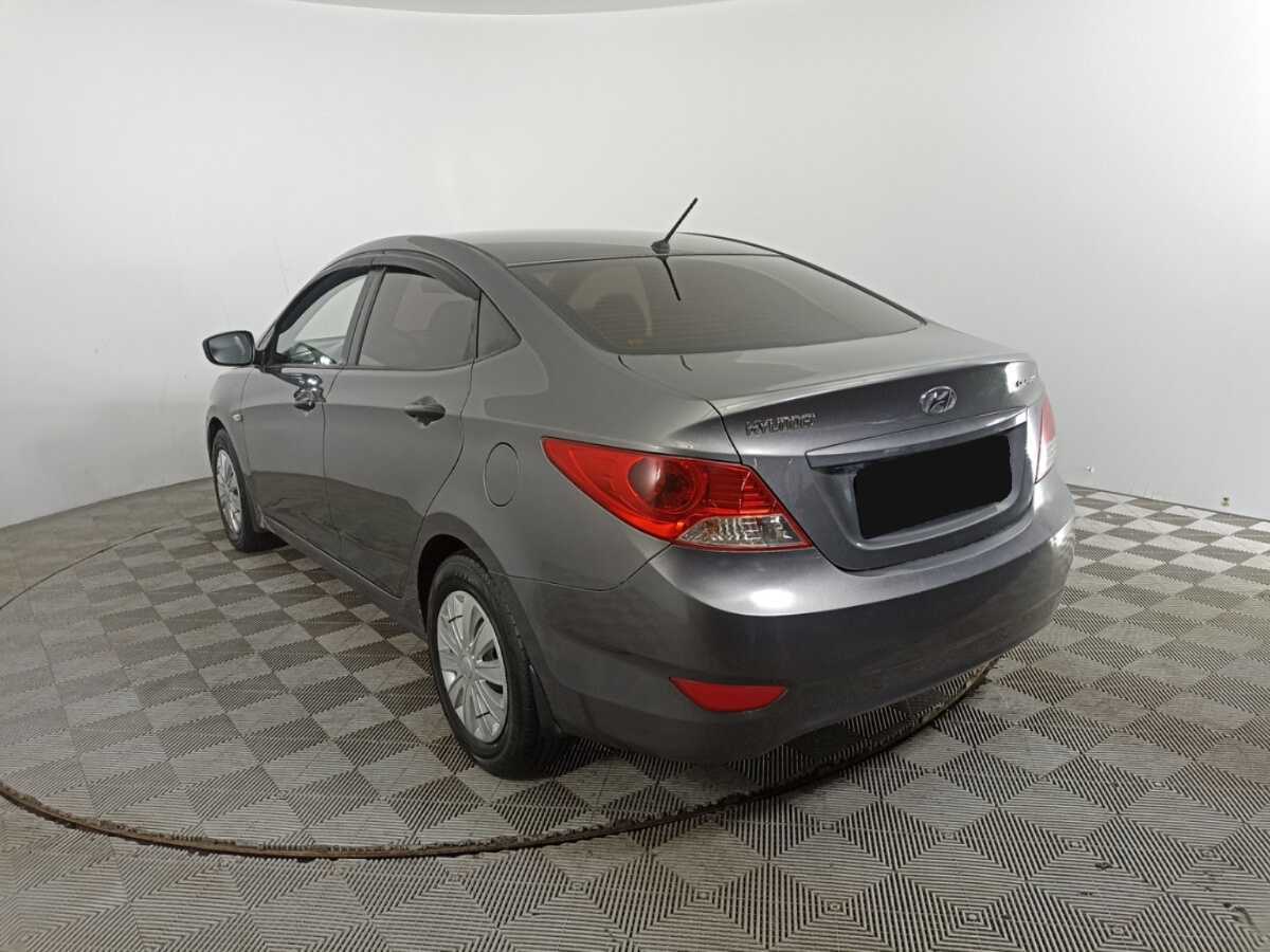 Купить Hyundai Solaris с пробегом. Фото: #4