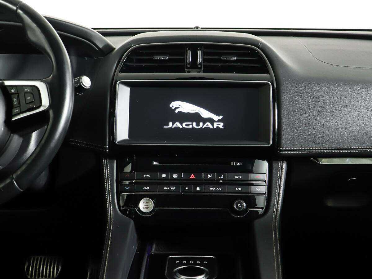 Купить Jaguar F-Pace с пробегом. Фото: #11