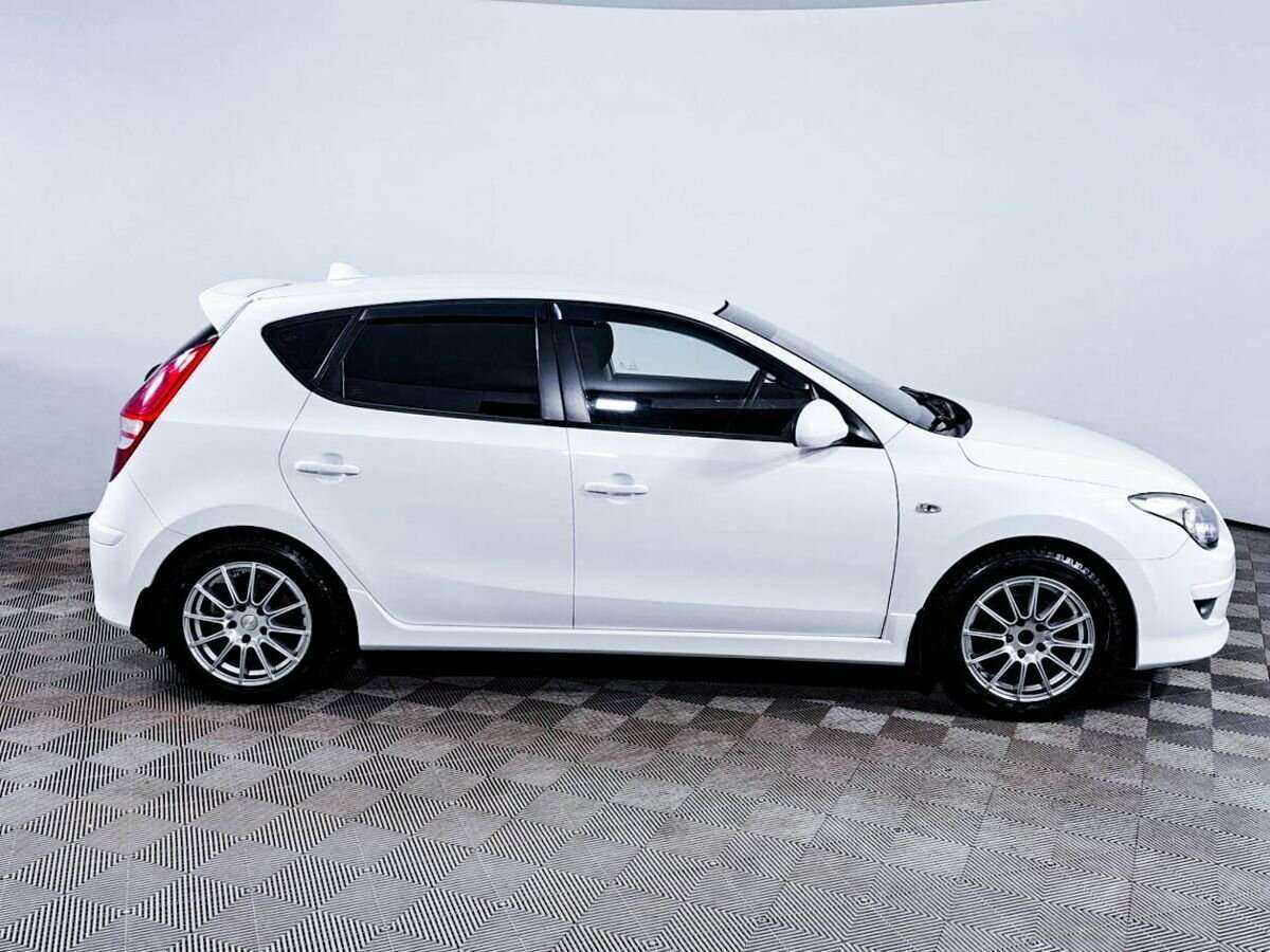 Купить Hyundai i30 с пробегом. Фото: #3