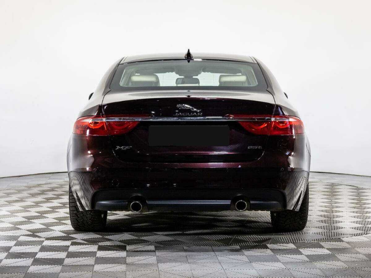Купить Jaguar XF с пробегом. Фото: #5