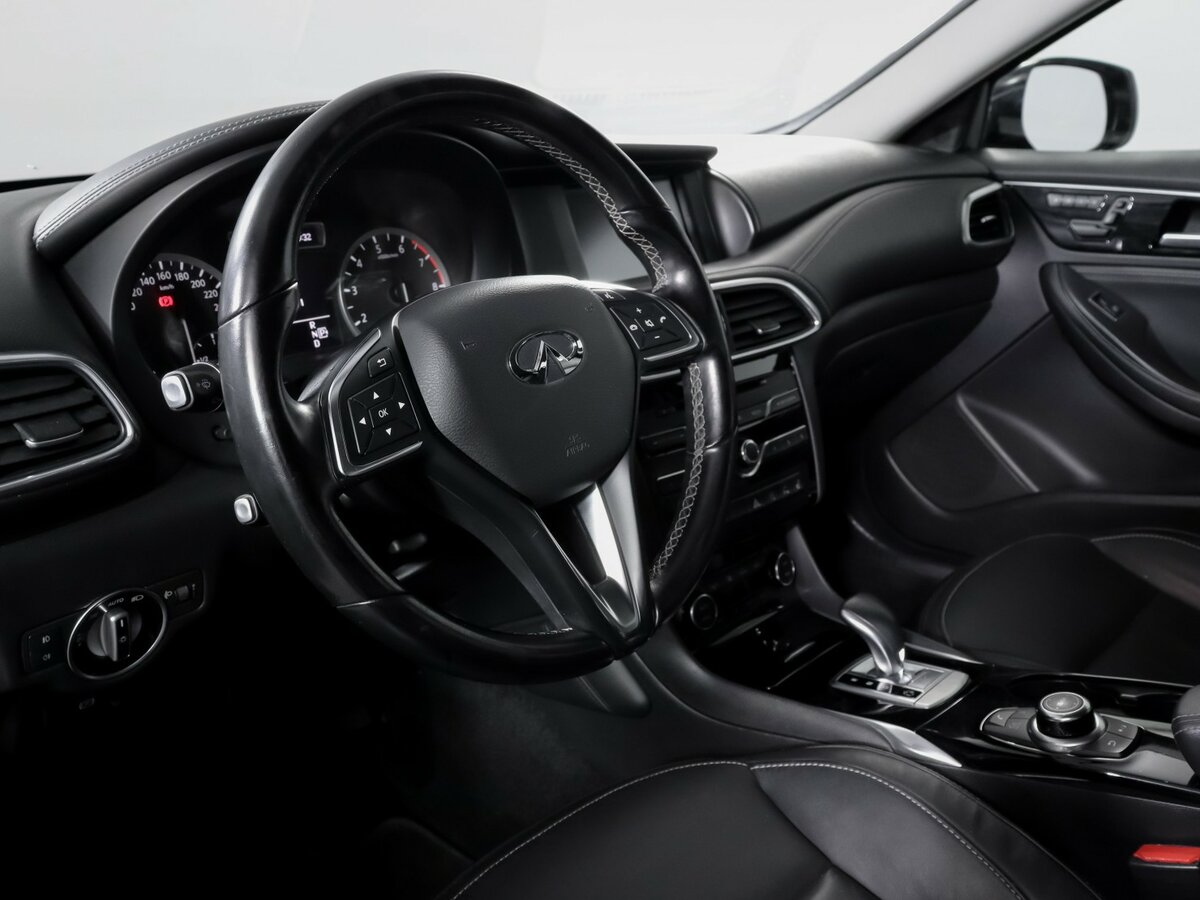 Купить Infiniti Q30 с пробегом. Фото: #10