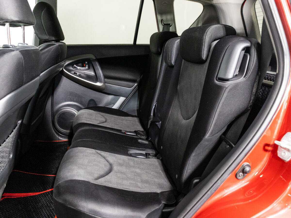 Купить Toyota RAV4 с пробегом. Фото: #9