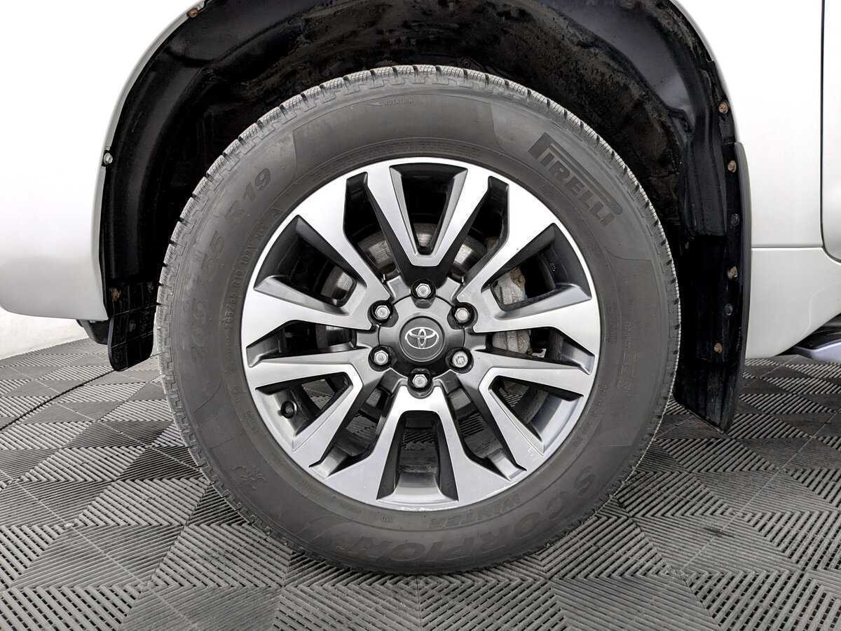 Купить Toyota Land Cruiser Prado с пробегом. Фото: #17