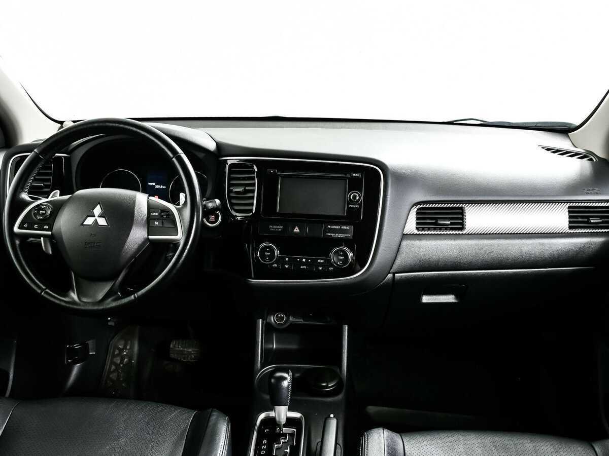 Купить Mitsubishi Outlander с пробегом. Фото: #10
