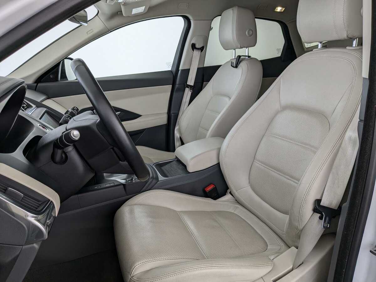 Купить Jaguar E-Pace с пробегом. Фото: #16