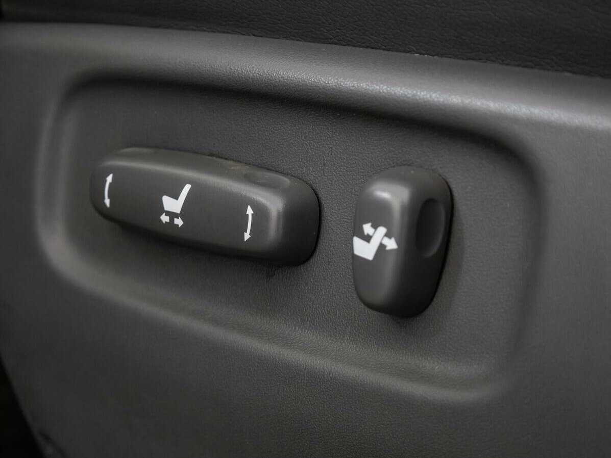 Купить Toyota Land Cruiser с пробегом. Фото: #17