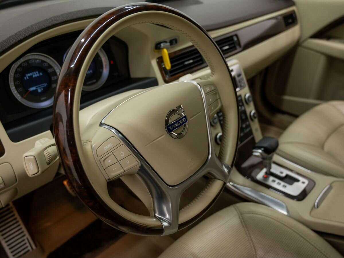 Купить Volvo XC70 с пробегом. Фото: #21