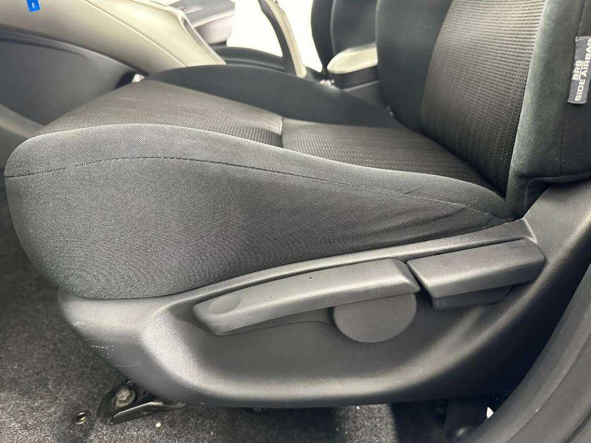 Купить Toyota Auris с пробегом. Фото: #9
