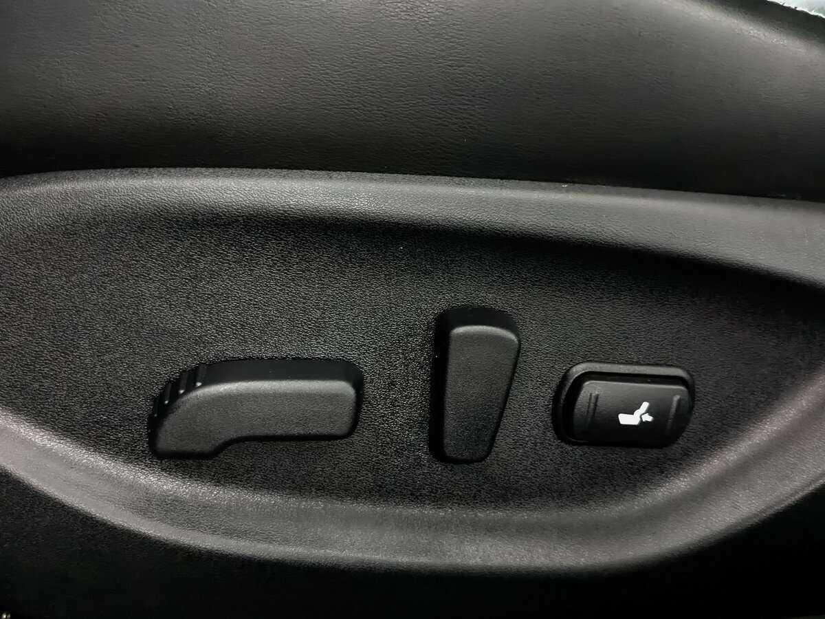 Купить Infiniti Q50 с пробегом. Фото: #21
