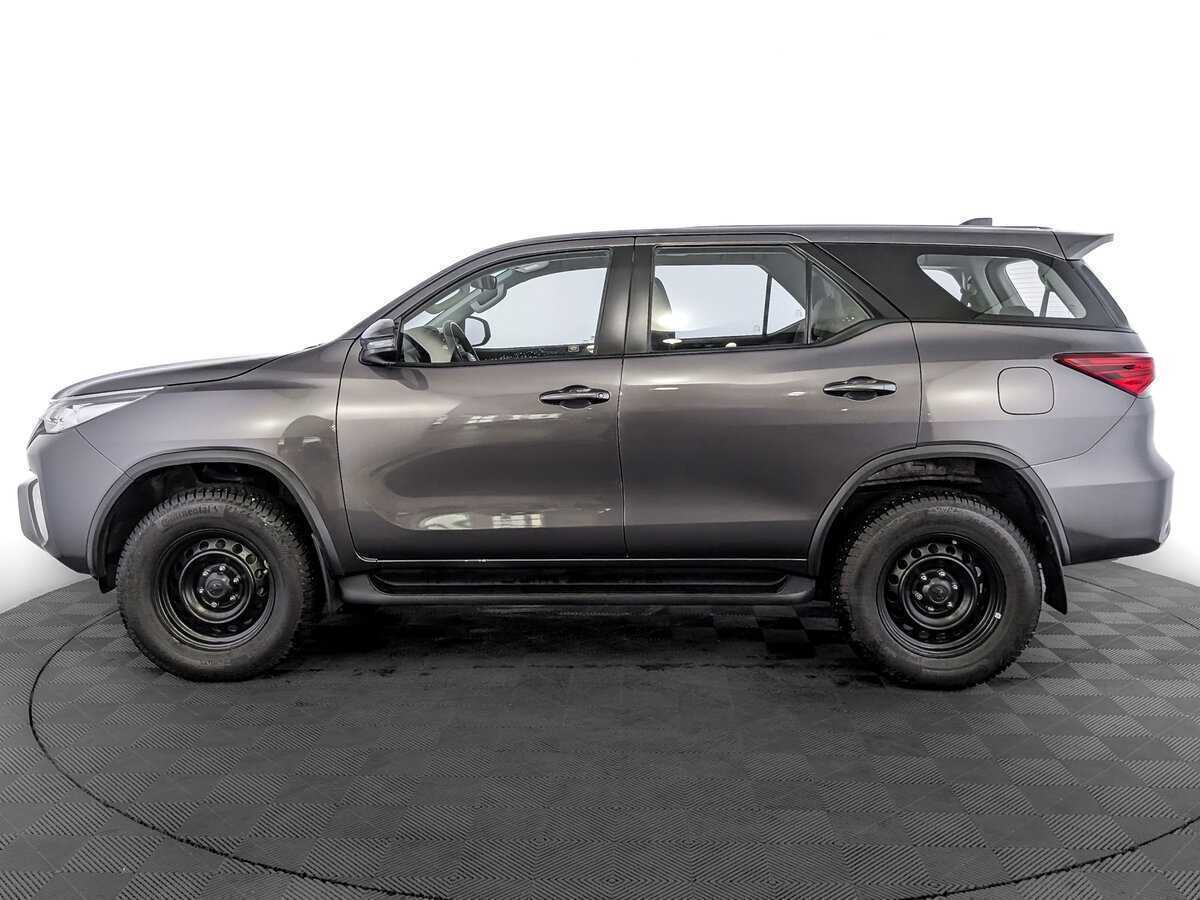 Купить Toyota Fortuner с пробегом. Фото: #7