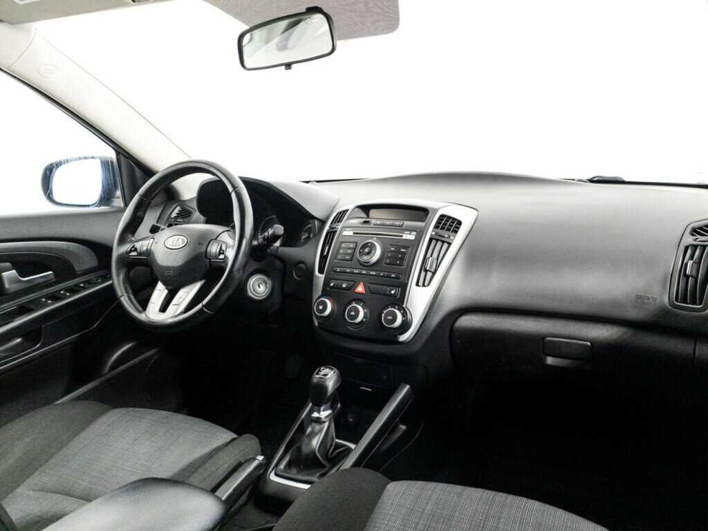 Купить Kia Ceed с пробегом. Фото: #8