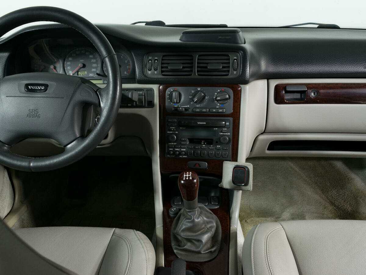 Купить Volvo C70 с пробегом. Фото: #4