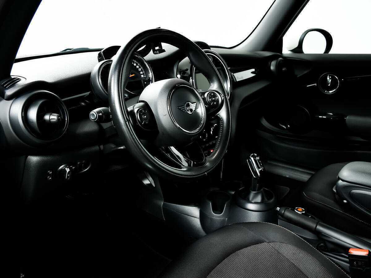 Купить Mini Hatch с пробегом. Фото: #12