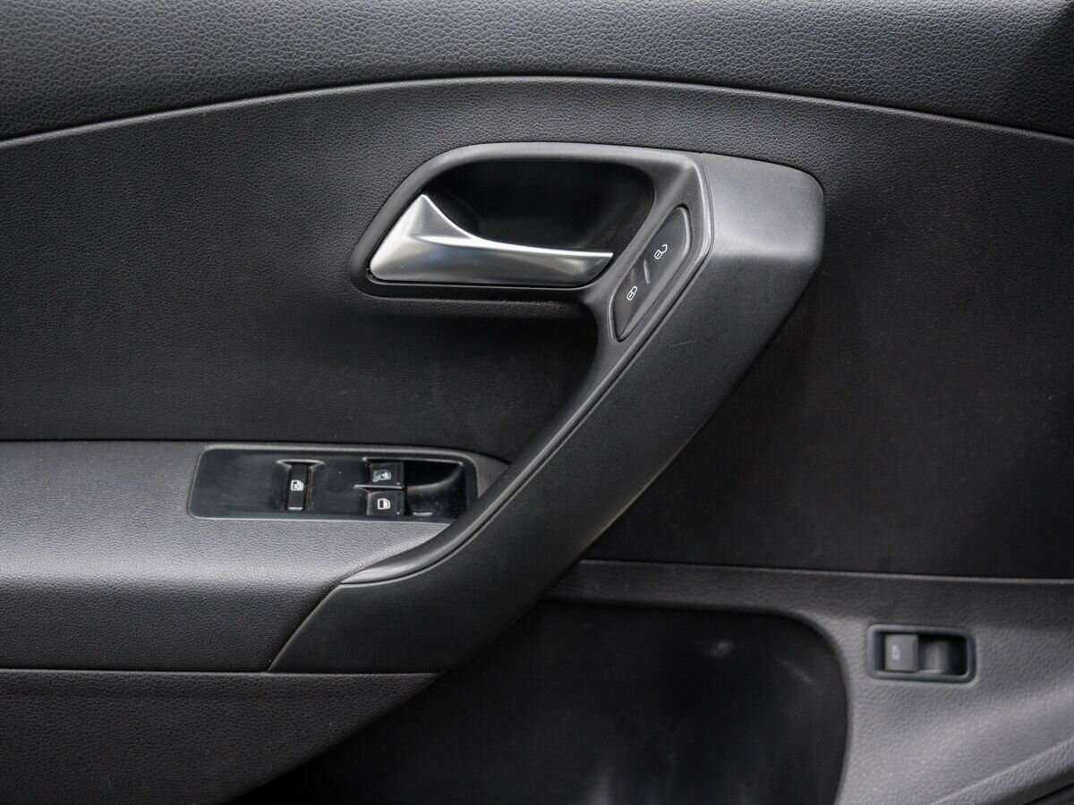Купить Volkswagen Polo с пробегом. Фото: #12