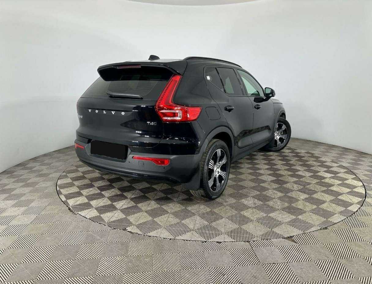 Купить Volvo XC40 с пробегом. Фото: #5