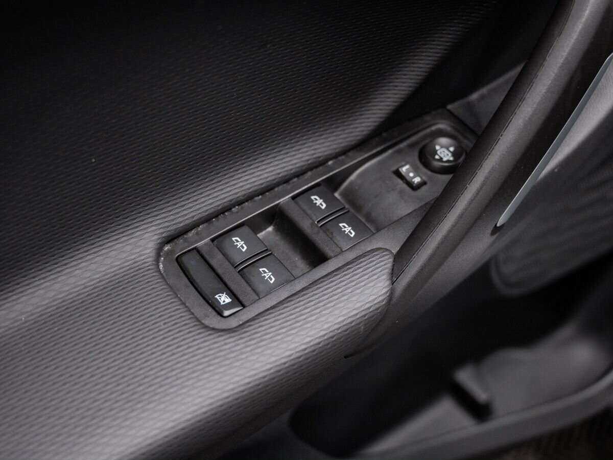 Купить Chevrolet Tracker с пробегом. Фото: #18