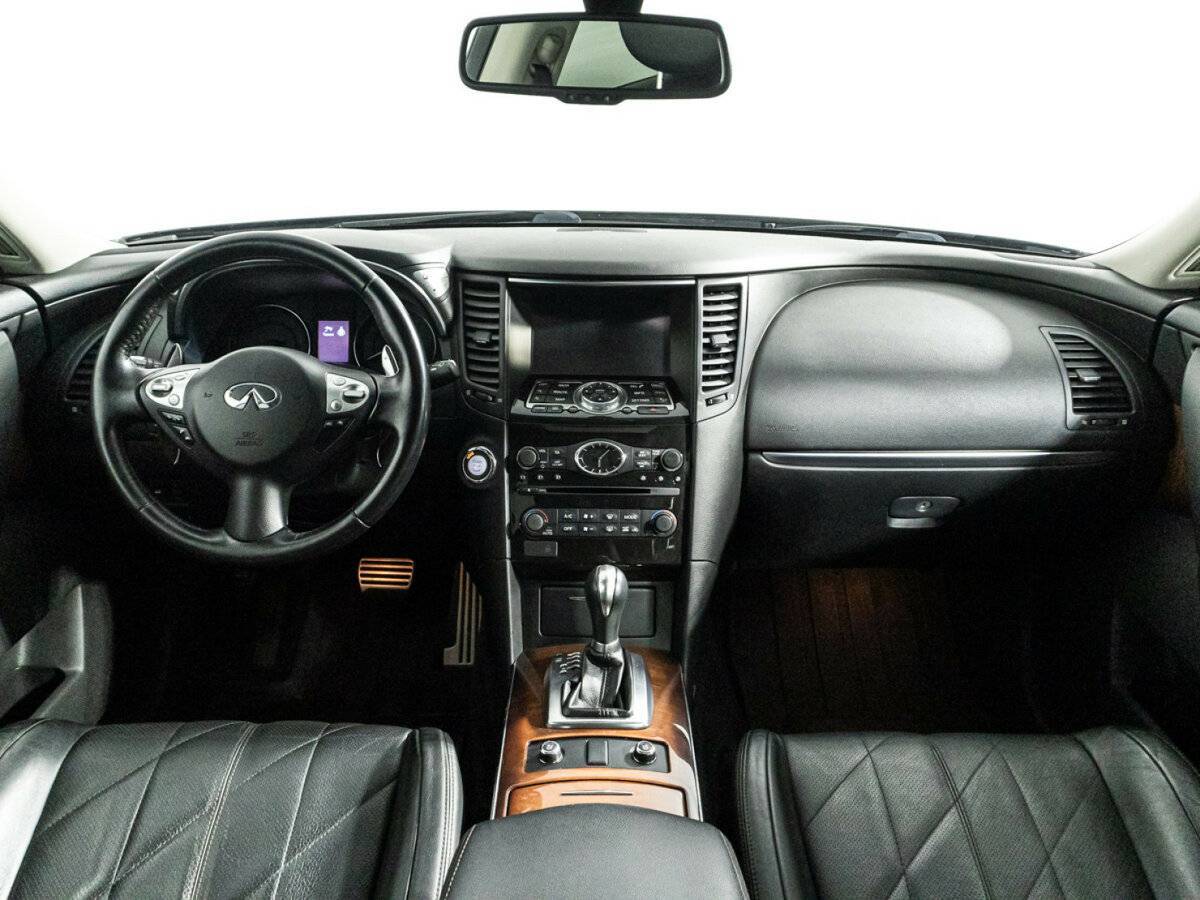 Купить Infiniti QX70 с пробегом. Фото: #11
