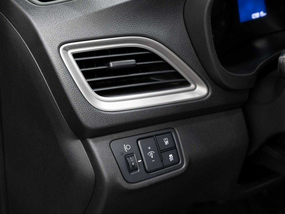 Купить Hyundai Solaris с пробегом. Фото: #19