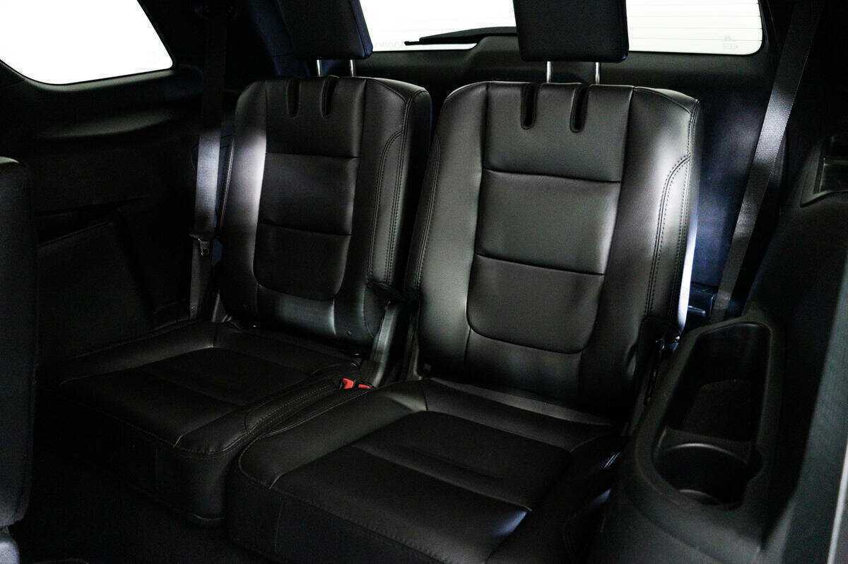 Купить Ford Explorer с пробегом. Фото: #10