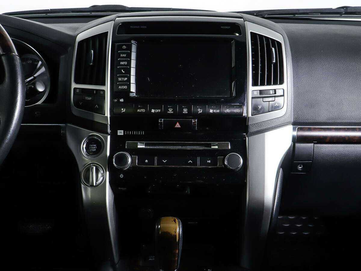 Купить Toyota Land Cruiser с пробегом. Фото: #12