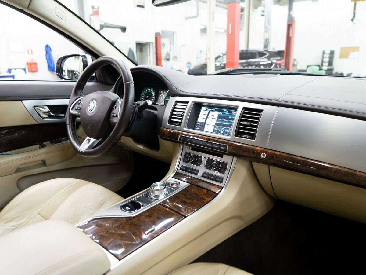 Купить Jaguar XF с пробегом. Фото: #16