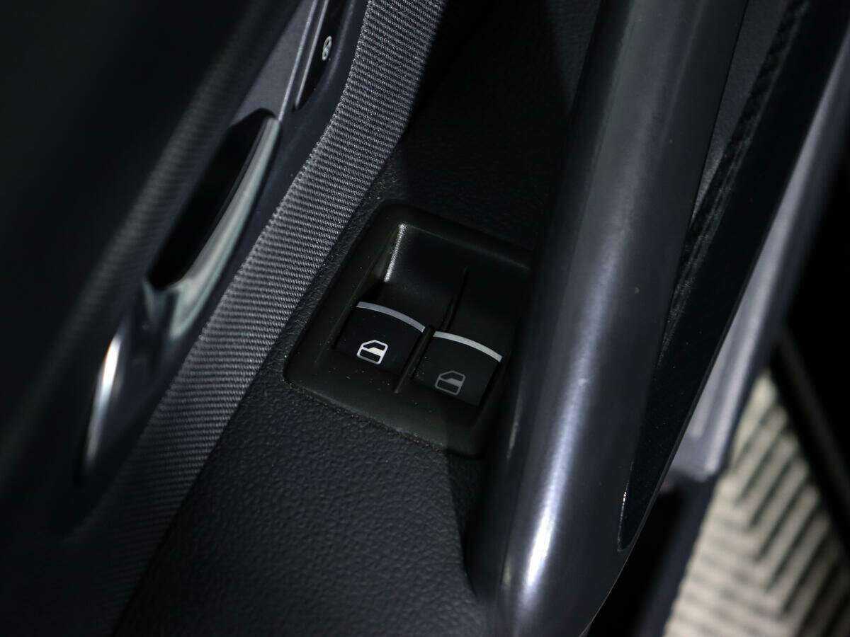 Купить Volkswagen Scirocco с пробегом. Фото: #15