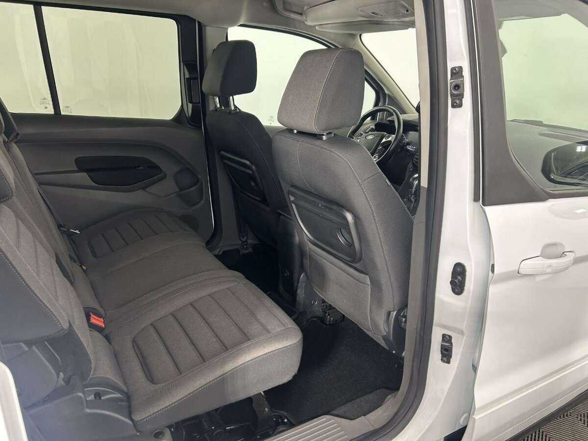 Купить Ford Tourneo Connect с пробегом. Фото: #17
