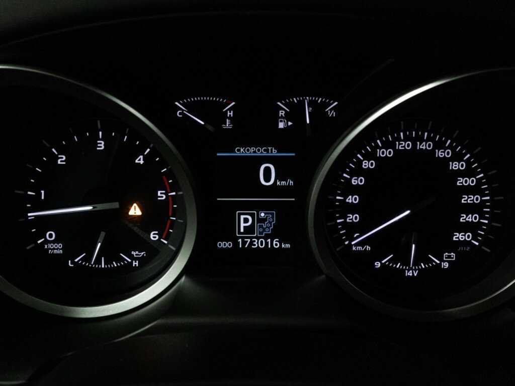 Купить Toyota Land Cruiser с пробегом. Фото: #11