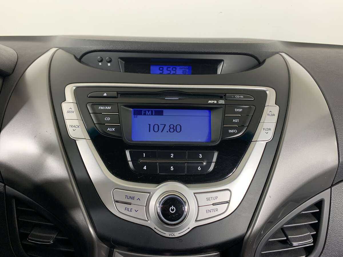 Купить Hyundai Elantra с пробегом. Фото: #10