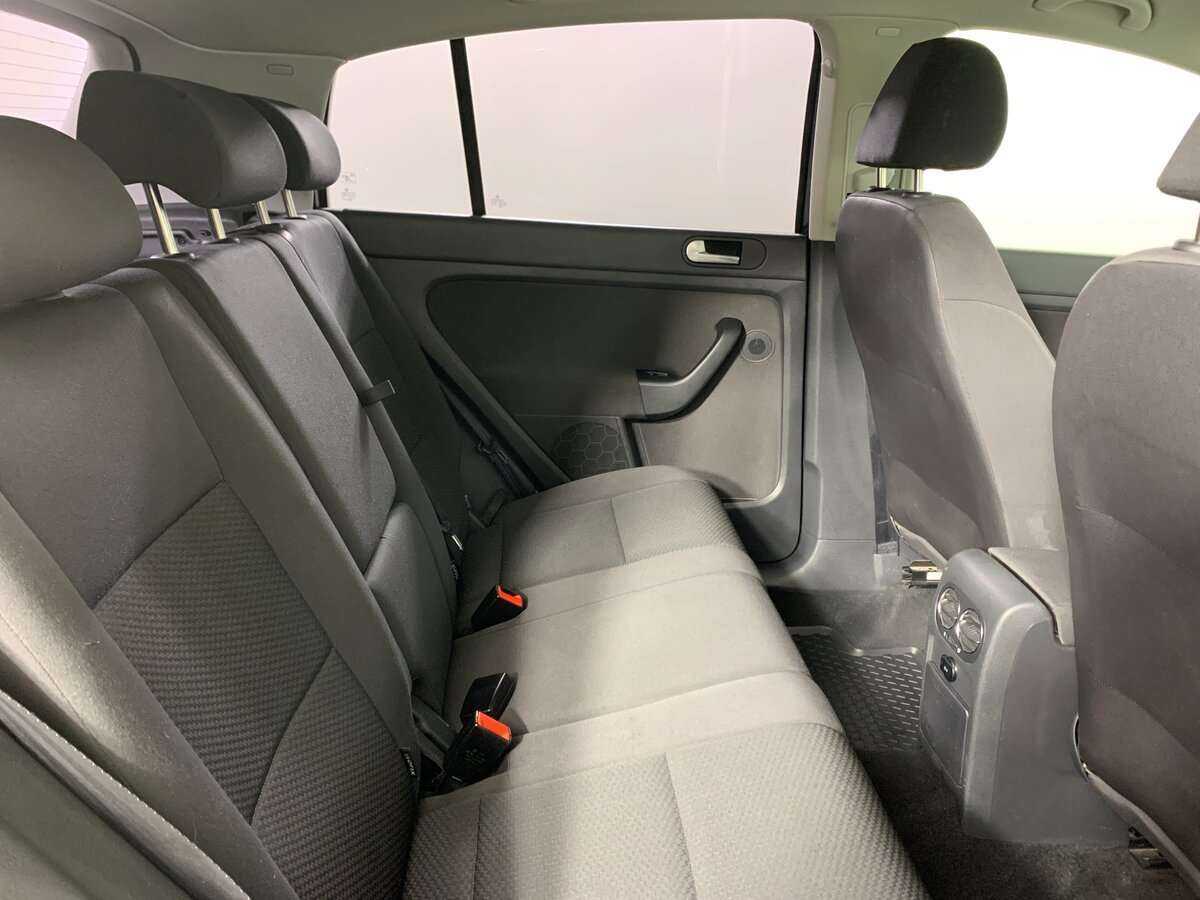 Купить Volkswagen Golf Plus с пробегом. Фото: #14