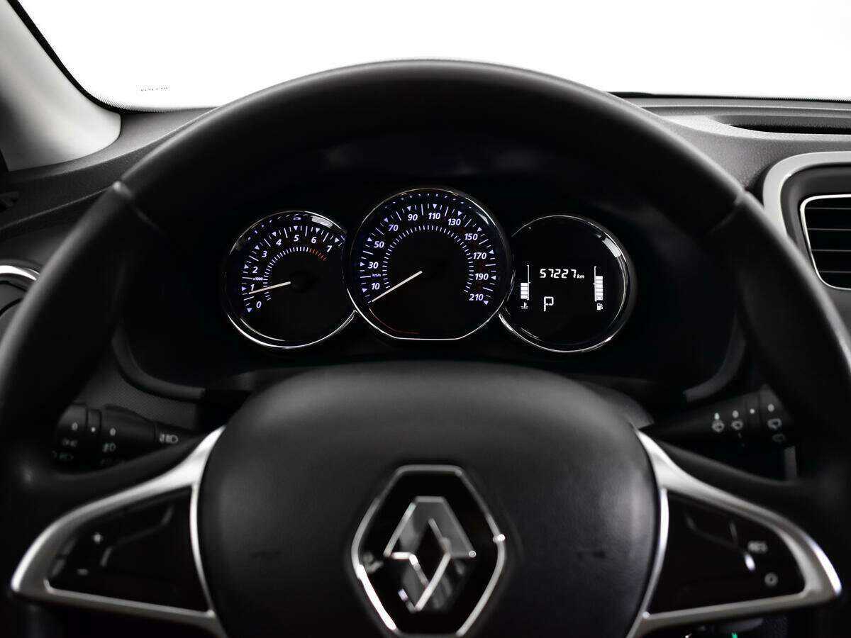 Купить Renault Sandero с пробегом. Фото: #8