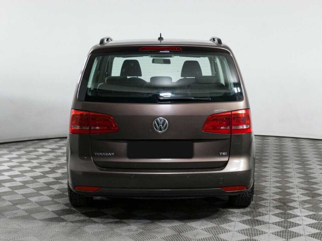 Купить Volkswagen Touran с пробегом. Фото: #4