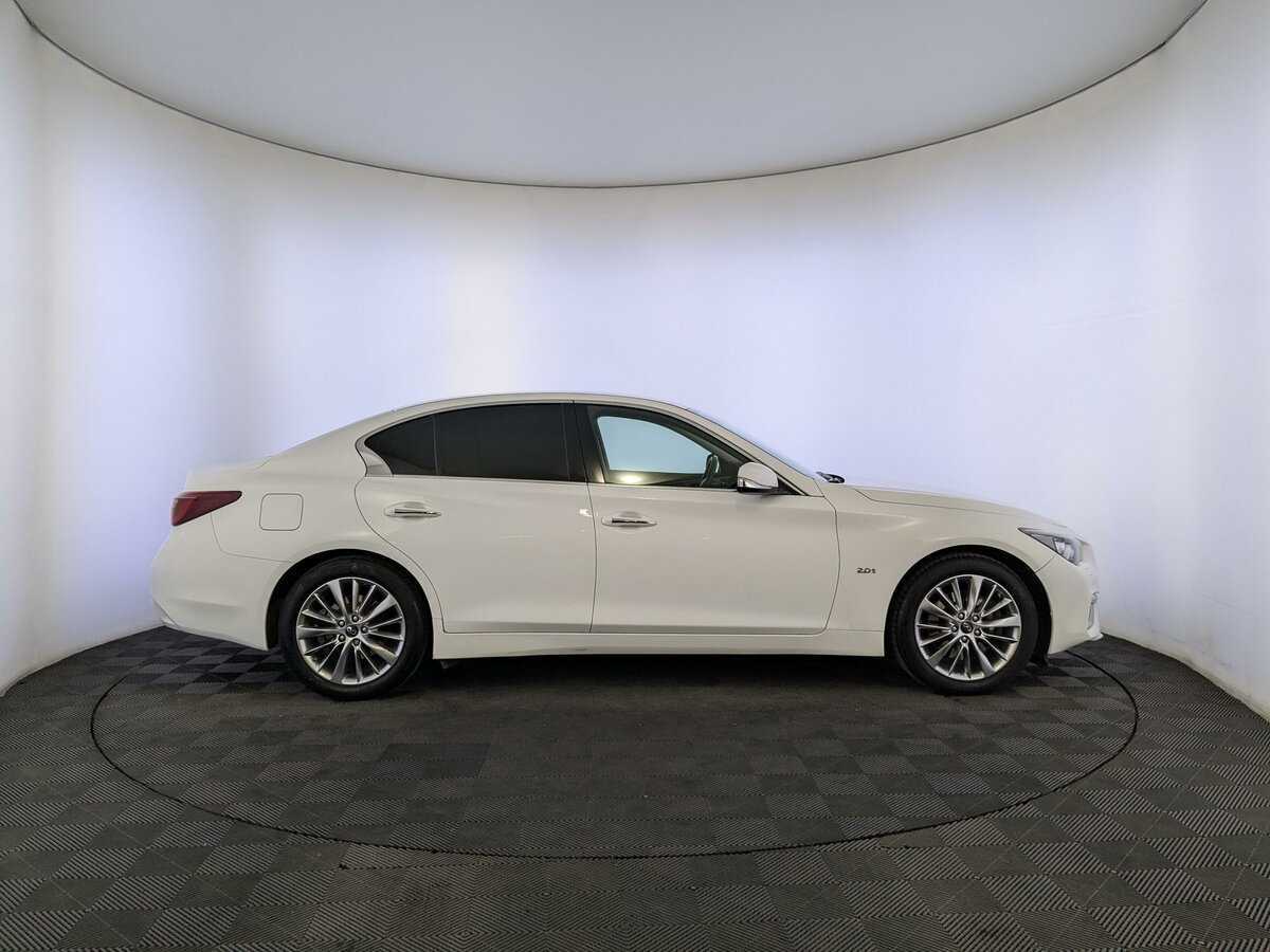 Купить Infiniti Q50 с пробегом. Фото: #3