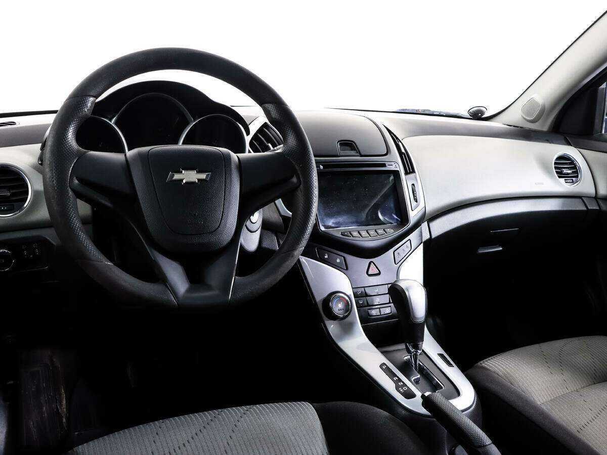 Купить Chevrolet Cruze с пробегом. Фото: #10