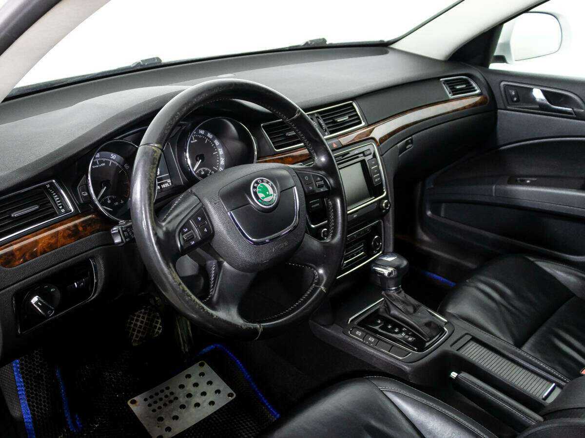 Купить Skoda Superb с пробегом. Фото: #10