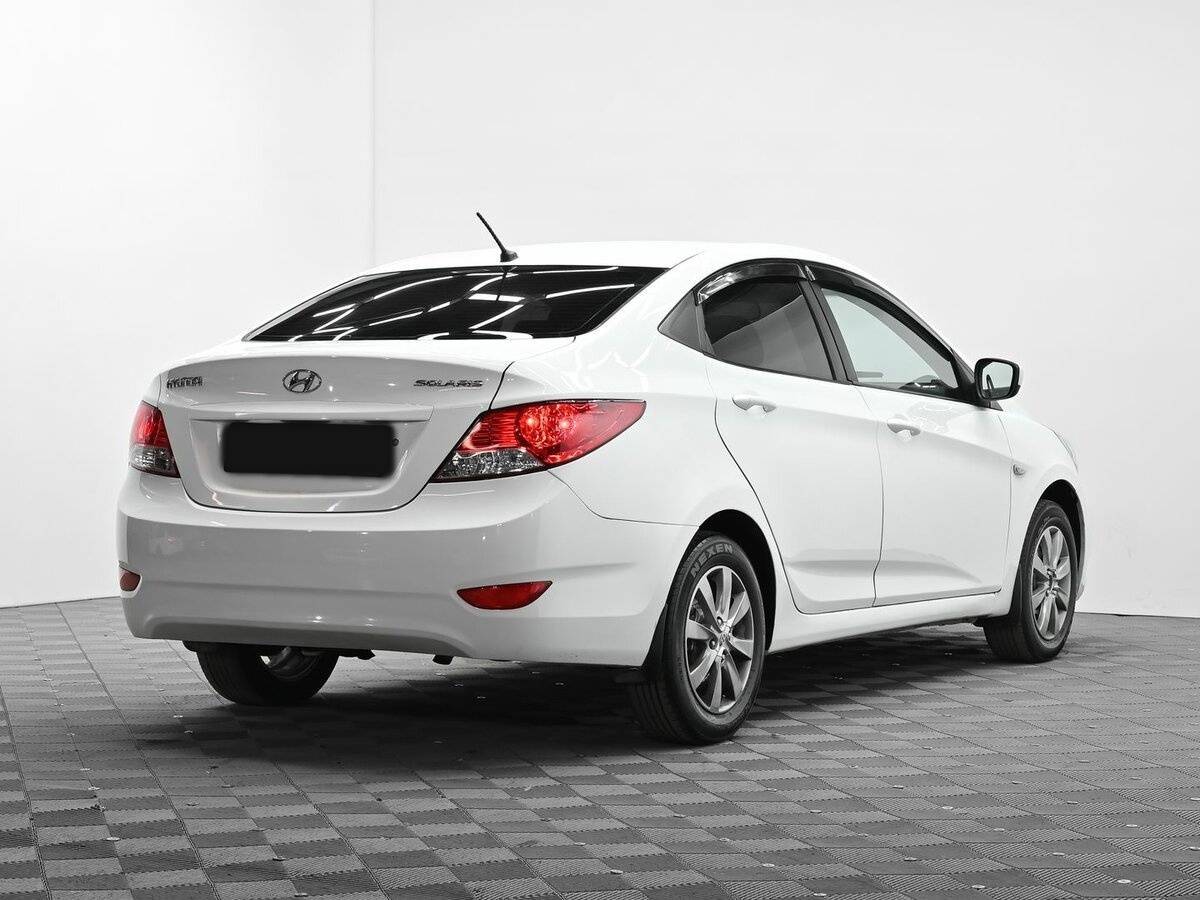Купить Hyundai Solaris с пробегом. Фото: #3