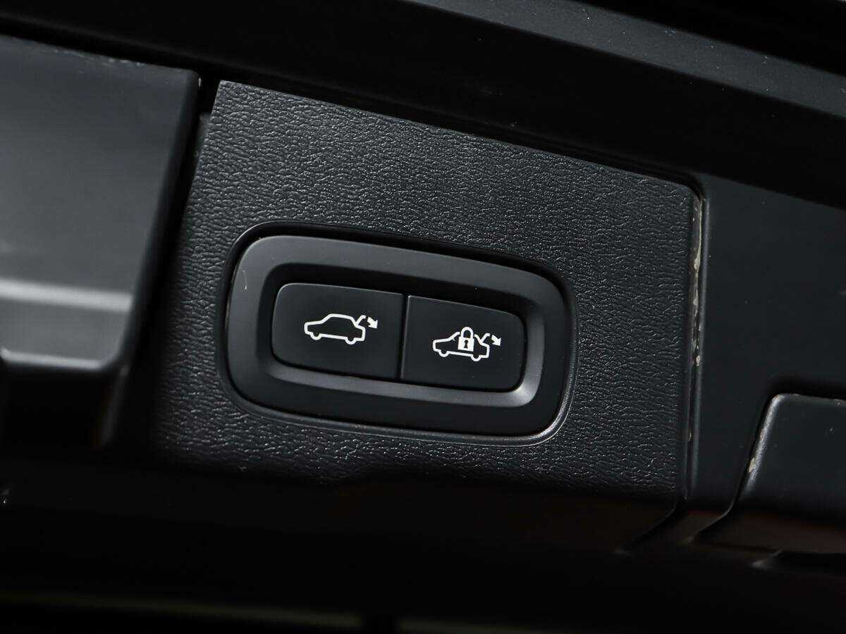 Купить Volvo XC60 с пробегом. Фото: #20