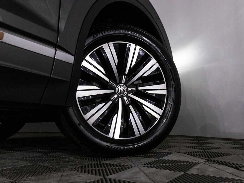 Купить Volkswagen Touareg с пробегом. Фото: #32