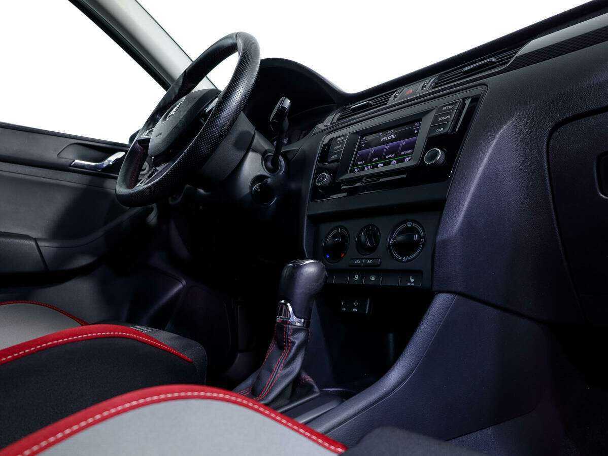 Купить Skoda Rapid с пробегом. Фото: #19