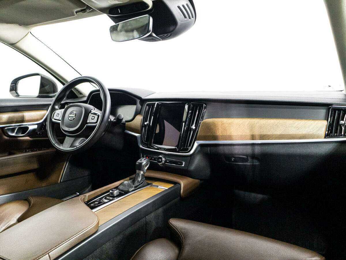 Купить Volvo S90 с пробегом. Фото: #8