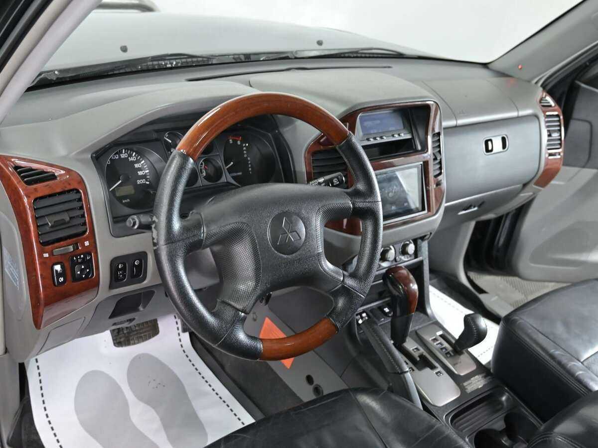 Купить Mitsubishi Pajero с пробегом. Фото: #9