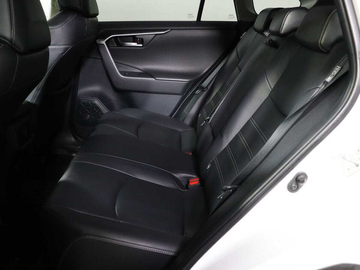 Купить Toyota RAV4 с пробегом. Фото: #8